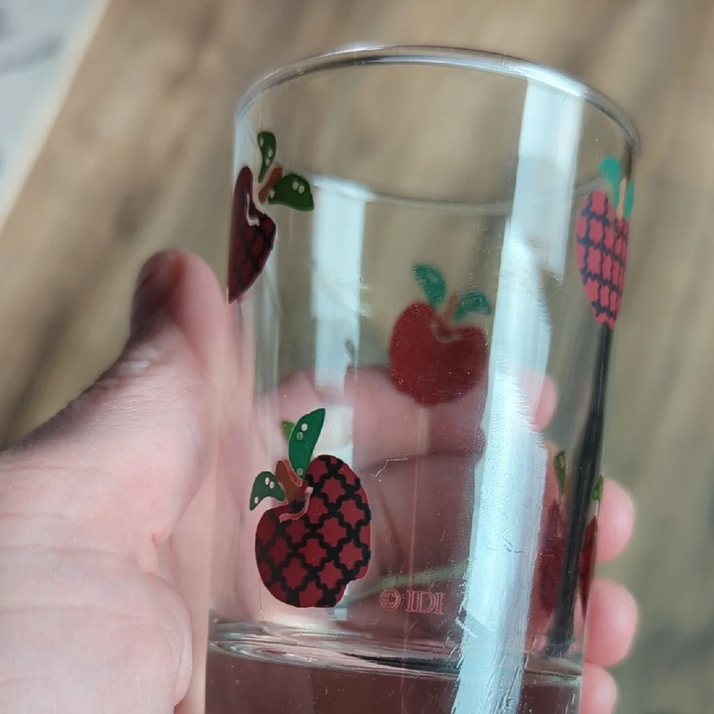 Clear Glass Tumbler Set with Red Apple Motif - Home Dining - Picture 4 of 4